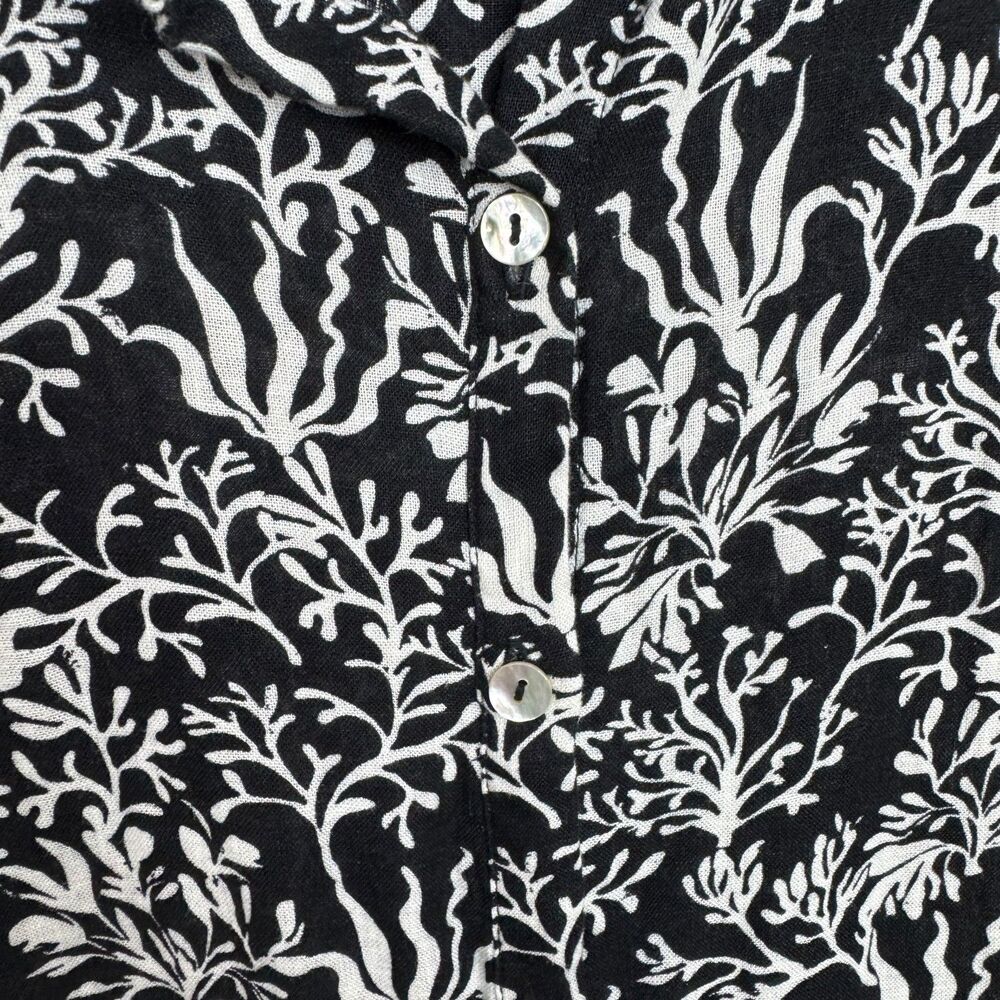 Martha Stewart Black and white coral print button up tunic top swim Size Medium - Picture 6 of 11